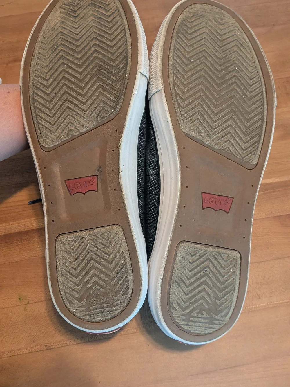 Levi's Black Canvas Low-Top Sneakers with White Toe Cap